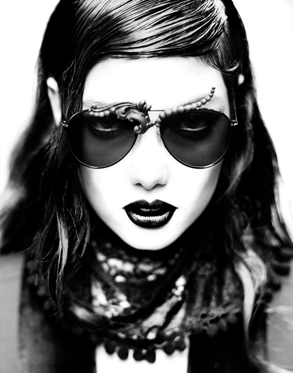 Moo Piyatombaskul Eyewear
